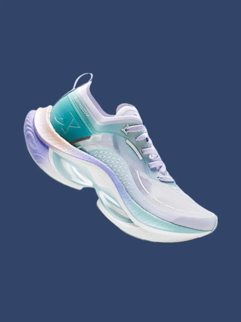 特步減震旋PRO 我的新寵，溫柔風(fēng)騷的薄款減震運動鞋體驗