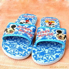 義烏來吧百貨貿(mào)易運動鞋產(chǎn)品總覽 多樣化設計與功能滿足全球市場需求